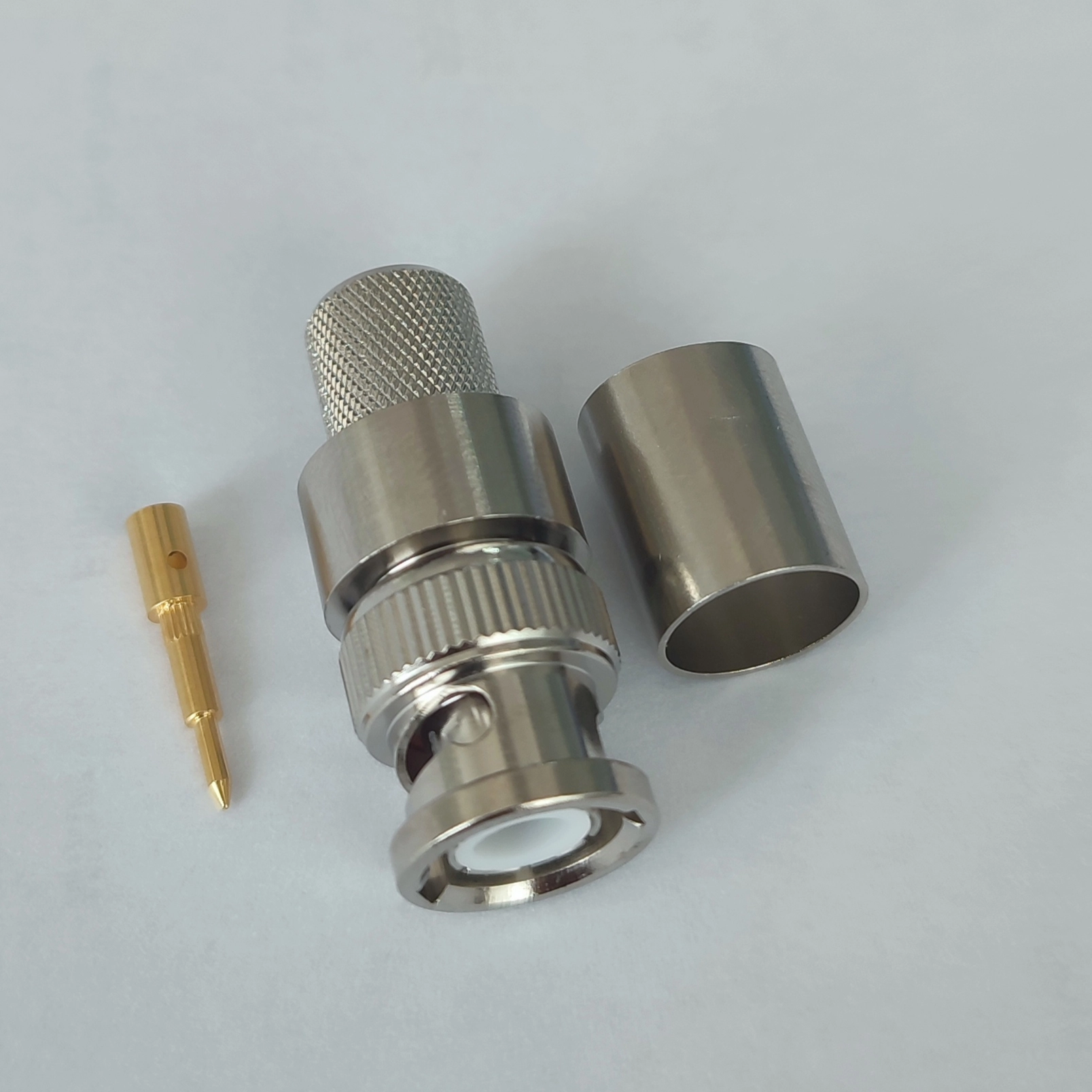 BNC ERKEK LMR-400/RG-213 KONNEKTÖR 50 OHM