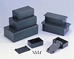G-1020BF  54X83X30 MM  MONTAJ KULAKLI İTHAL EL TİPİ PLASTİK PROJE KUTUSU 