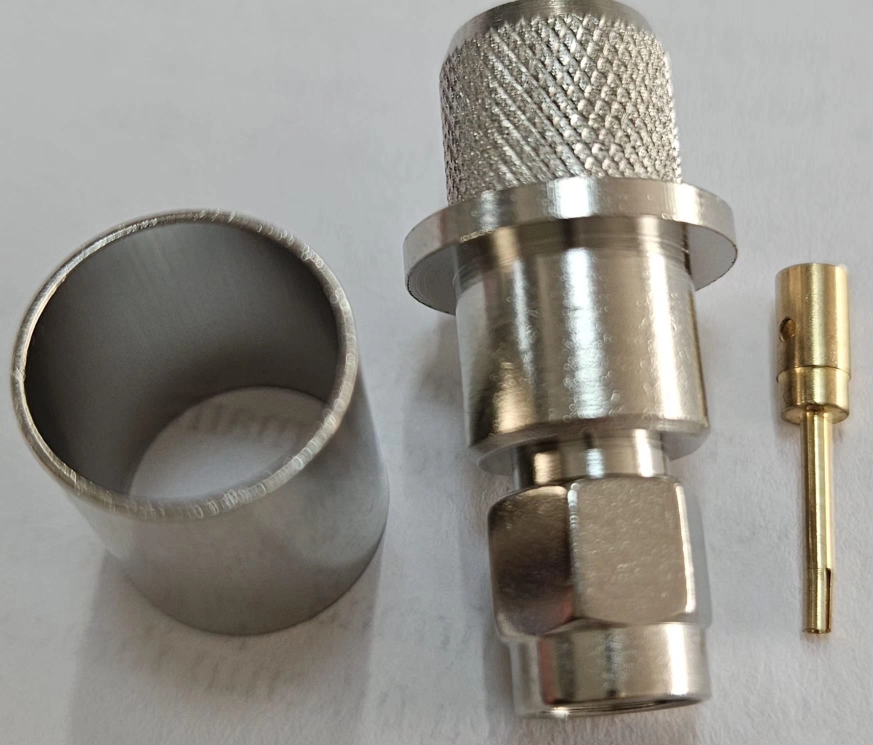 SMA ERKEK RP (DİŞİ PİN)RG213-LMR400 KABLO İÇİN SIKMALI